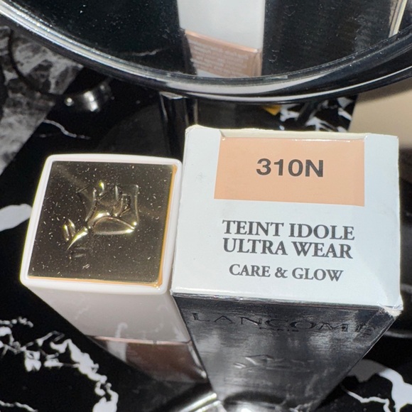 Lancome Teint Idole Ultra Wear Foundation - Care & Glow - Picture 3 of 6